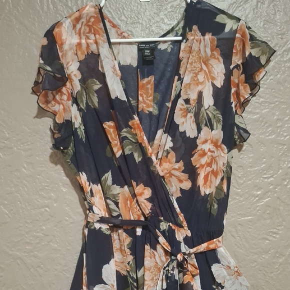 Kate and Lily Wome's Floral Maxi Dress with Wrap Design Size 20W - Picture 3 of 8